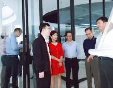 广东省工业和信息化局莅临济南俊瑶精品家居产品有限公司调研制造业创新中心建设情况